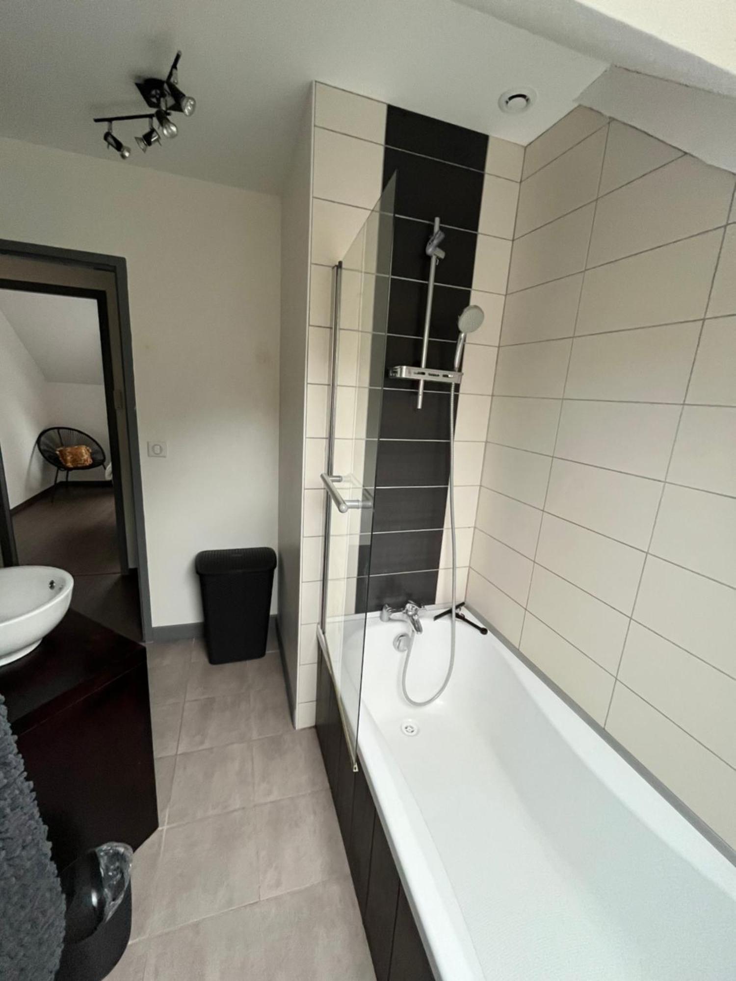 Appartement De La Laiterie Avec Petit Jardin. Eysus Luaran gambar